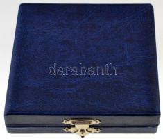 Papp László (1947-) 1988. "Első királyunk Szent István halálának 950. évfordulóján a Szent Jobb...