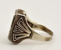 Ezüst(Ag) férfi pecsétgyűrű, jelzett, állítható, méret: 61, bruttó: 7,8 g