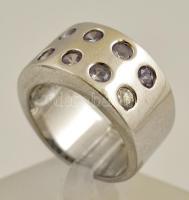 Ezüst(Ag) gyűrű, szintetikus kövekkel, jelzett, méret: 54, bruttó: 9,5 g