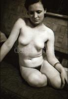 Akt negatívok, 3 db, 7x4,5 cm