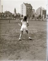 1934 B.E.A.C. teniszezők, 5 db fotónegatív, 6x9 és 4,5x6 cm