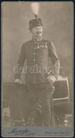 cca 1900 Huszár őrmester fotója, Mártonfy Gy. utóda műterméből, kartonra kasírozva, 19x11 cm
