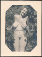 cca 1940 Kertben, erotikus fotó, 12×9 cm
