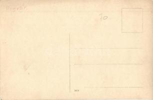 Ungvár, Uzhorod, Uzshorod; építő anyagot szállító osztrák-magyar katonák vonatszerelvényen a vasútál...