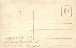 1925 FTC Üllői úti pálya, az FTC ifjúsági (ifi) labdarúgói az "A" ülőhely falelátója előtt...