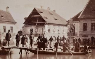 1867 Budapest, Tabán (Rácváros) főtér a februári árvíz idején, Mayer György fényképész felvétele, ka...