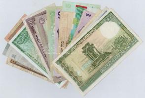 17db-os vegyes külföldi bankjegy tétel, benne Libanon, Izrael és Szíria T:III,III-
17pcs of various...