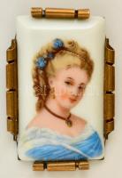 Limoges-i porcelán hölgy kitűző, réz foglalatban, jelzett, hibátlan, 4x2,5 cm