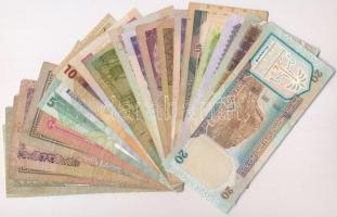 26db-os vegyes külföldi bankjegy tétel, benne Jemen, Omán, Szaúd-Arábia, Kuvait, Egyesült Arab Emirá...