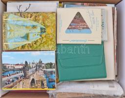 Egy doboz főleg MODERN külföldi városképes leporellolap és képeslap sorozatok tokban / A box of modern European town-view leporellocards with some postcard series in cases