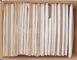 Kb. 476 db MODERN külföldi városképes lap országonként borítékban / Cca. 476 modern European town-vi...