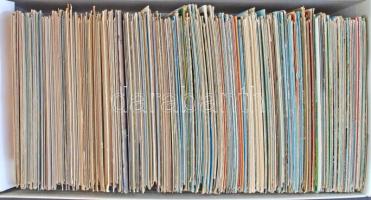 Kb. 630 db MODERN főleg külföldi városképes lap és festmény reprodukció / Cca. 630 modern mostly Eur...