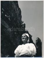 1968 Hollókő, 4 db jelzett, vintage fotóművészeti alkotás, 22x16 cm és 24x18 cm között