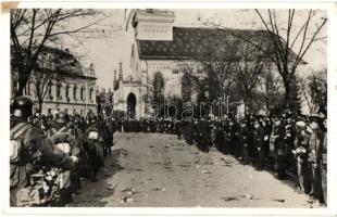 1938 Losonc, Lucenec; bevonulás / entry of the Hungarian troops + Losonc visszatért So. Stpl.