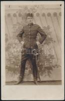 cca 1903 és 1944 közötti időszakból 13 db vintage katonai fotólap, egy része feliratozva, 9x14 cm