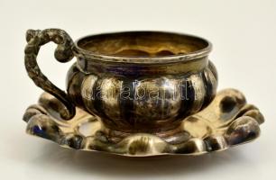 Ezüst ( Ag.) mokkás csésze és csészealj, jelzett, mesterjeggyel (SR), belül aranyozott, pótolt üvegb...