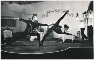 cca 1976 Balettjelenetek, 4 db vintage fotó + 1 db mai nagyítás, 24x15 cm és 25x18 cm között