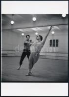 cca 1976 Balettjelenetek, 4 db vintage fotó + 1 db mai nagyítás, 24x15 cm és 25x18 cm között