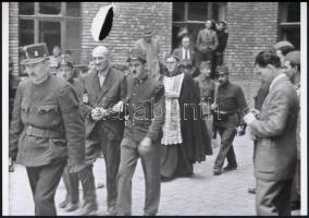 1945 Budapest, háborús bűnösök kivégzése, 6 db vintage negatívról készült mai nagyítás,  25x18 cm