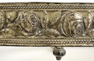 1900 ezüstözött alpakka jardiniere, eredeti üvegbetéttel, apró csorbával, h:35 cm, m:12 cm