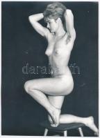 cca 1968 Privát vetkőzőszám, 9 db szolidan erotikus vintage fotó, 12,5x8,5 cm és 14,5x12 cm között /...