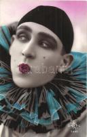 3 db régi francia színes bohócos művészi lap / 3 pre-1945 French clown art postcards