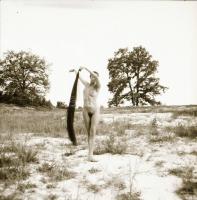 cca 1976 Fátyol tánc, szolidan erotikus felvételek, 11 db vintage negatív, 6x6 cm