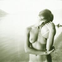 cca 1978 Vízparti játékok, 12 db vintage negatív, szolidan erotikus felvételek, 6x6 cm