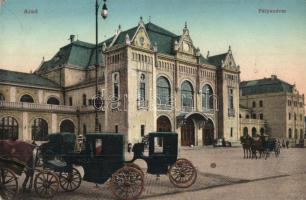Arad, vasútállomás, hintók / railway station, horse carts / Bahnhof (EK)