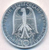 Németország 1995J 10M Ag "Frauenkirche" T:1-
Germany 1995J 10 Mark Ag "Frauenkirche&...