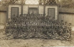 Győr, Mezőlak-Ménfőcsanaki kakastollas csendőrök csoportképe / Hungarian gendarme with cock-feathered hat, group photo (EB)