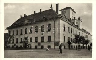 Gyöngyös - 8 db MODERN városképes lap: úttörővasút, Fő tér, automobil, Állami Áruház. Képzőművészeti...