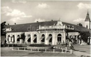 Szentes - 8 db MODERN városképes lap: strand, Petőfi szálló, kórház, automobil. Képzőművészeti Alap ...