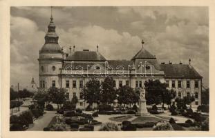 Szentes - 8 db MODERN városképes lap: strand, Petőfi szálló, kórház, automobil. Képzőművészeti Alap ...