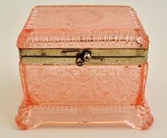 Rózsaszín üveg ékszerládika, tetején Ferenc József babérkoszorús arcképével, kopásnyomokkal, 10x12x7...