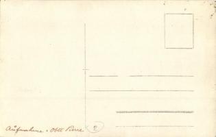 Katonák mélyen elmerültek egy mozsár ágyú tanulmányozásában / WWI K.u.k. military, soldiers studying...