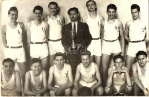 1959 MAFC bajnoki II. helyezett, Tuboly 18 számban / Hungarian basketball team, photo