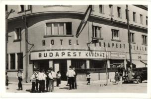 Rahó, Rakhiv; Budapest turistaszálló, automobil, trafik, folklór, magyar zászló, Cikta üzlet / hotel, automobile, tobbaco shop, folklore, Hungarian flag