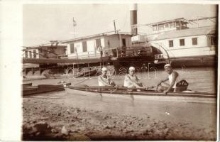 Szentendre gőzüzemű oldalkerekes személyhajó, sport evezősök / Hungarian passenger steamship with rowers, photo