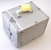 "Leuchtturm" érmetartó alumínium koffer 10db kivehető tálcával, összesen 184db férőhellyel...