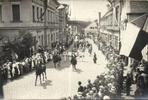 1921 Jelmezes ünnepi felvonulás valahol CSehszlovákiában, 21 foto képeslap / Procession somewhere in...