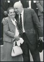 6 db vintage fotó Kádár Jánosról, 17x12 cm és 23x18x5 cm között