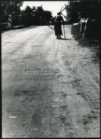 cca 1960-1970 4 db fotó: szénlapátolás, Anna-bál, stb., közte 2 db MTI fotó, különböző méretben