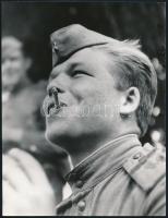 cca 1950 Orosz katonák, 7 db vintage fotó, 24x18 cm és 14x9 cm között