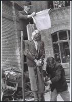 1945 Budapest, háborús bűnösök nyilvános kivégzése, 4 db vintage negatívról készült mai nagyítás, 25...