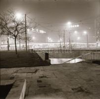 cca 1970 Budapest, éjszakai felvételek a Baross téren, 10 db vintage negatív Kotnyek Antal (1921-199...