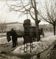 1956. március 2. ,,Orosháza, boszorkánypör" feliratú negatívtartó tasakokban 38 db 6x6 cm-es ne...
