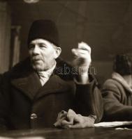 1956. március 2. ,,Orosháza, boszorkánypör" feliratú negatívtartó tasakokban 38 db 6x6 cm-es ne...