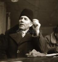 1956. március 2. ,,Orosháza, boszorkánypör" feliratú negatívtartó tasakokban 38 db 6x6 cm-es ne...