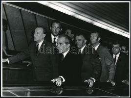 1972 és 1984 Kádár János és Brezsnyev a budapesti metróban, 5 db vintage fotó, 18x24 cm